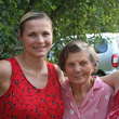 Tanya mit der Großmutter und die Tante